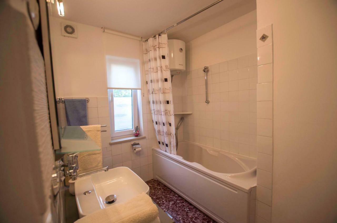 באניולה "Andrija" Apartmen'S מראה חיצוני תמונה